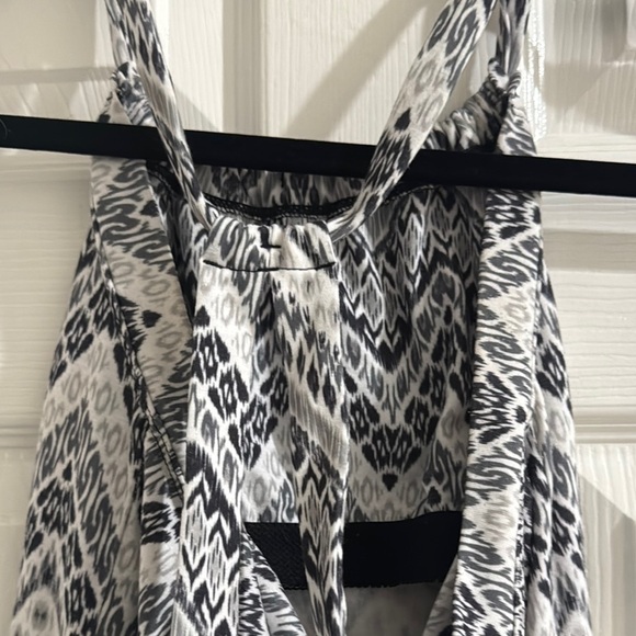 Black and White Patterned Women's Dress - Picture 4 of 4